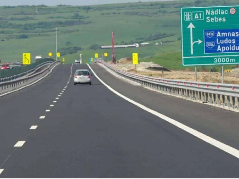 Un şofer a fost prins mergând cu 210 km/h pe Autostrada A1 - Foto: Infotrafic