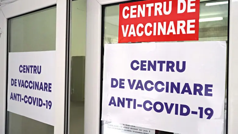 Promovare atipică: Autoritățile vor da bonuri de masă de 100 de lei persoanelor care se vaccinează. / Foto: digi24.ro