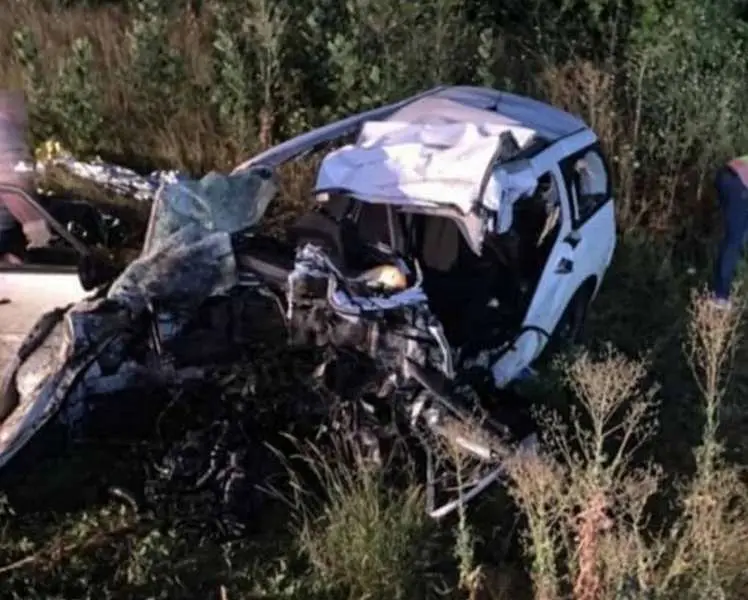 Tragedie pe E70: Trei copii între 4 și 13 ani și părinții lor au murit striviți de un TIR. / Foto: Info Trafic 24, Facebook