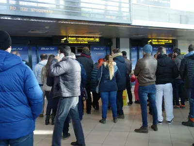 Un pasager a fost săltat de poliție chiar din Aeroportul Otopeni, după ce a coborât din avion - Foto: Profimedia Images (imagine cu rol ilustrativ)