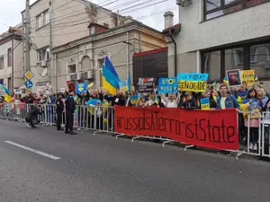 La protest participă locuitori ai orașelor Odesa, Herson, Nikolaev, Kiev, Harkov și Dnepr- Foto: News.ro