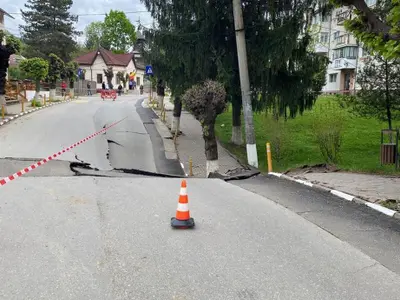 Prefectul județului Prahova, declarații despre cauza surpării străzii din Slănic. Ce s-a întâmplat? - Foto: arhivă