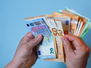 România va primi 2,7 miliarde € de la UE. Ciolacu exultă: Banii vor fi investiţi corect şi eficient - Foto: Profimedia Images/ Imagine cu caracter ilustrativ