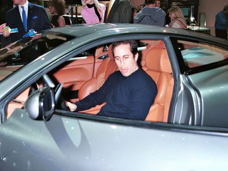 Jerry Seinfeld are peste 50 de automobile Porsche- Foto: TMZ.com