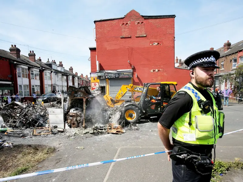 Un bărbat cu nume românesc, acuzat de violențe și incendiere la Leeds, în Anglia. A fost reținut - Foto: Profimedia (rol ilustrativ)