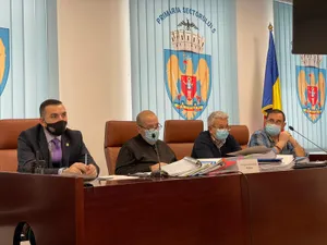 Primarul Sectorului 5, Cristian Popescu Piedone, în ședința de consiliul local. Sursa imagine: Primăria Sectorului 5