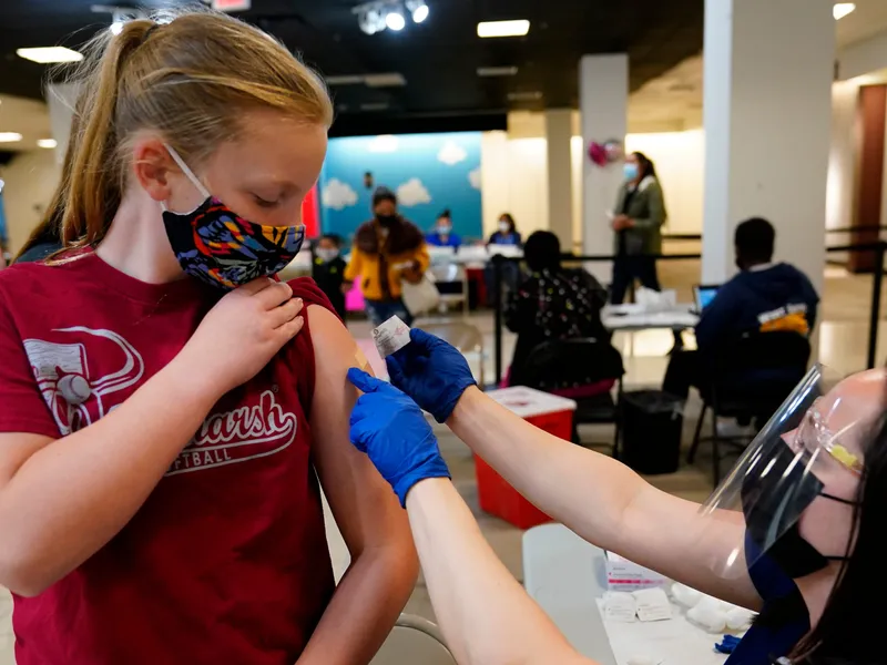 Vaccinarea împotriva covid-19 a adolescenţilor în vârstă de 12-15 ani, lansată în SUA / usa Today