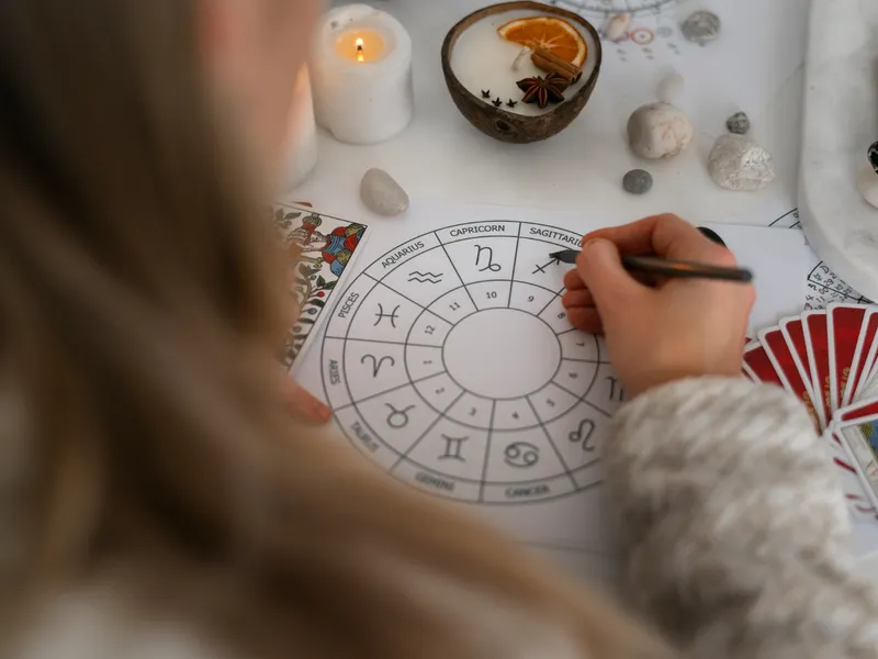 Horoscop, 22 aprilie Ce zodii au un început de săptămână grozav? Cadouri pentru leu și berbec - Foto: Freepik