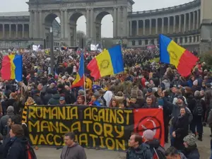 Proteste violente la Bruxelles împotriva restricțiilor. Susținătorii AUR au fost prezenți/FOTO: Youtube