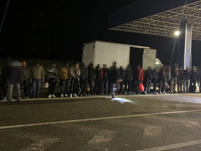 Cum ajungeau sute de migranți prin România până în Italia? Grupare internațională spartă în România - Foto: Poliția de Frontier- Poliția Română- DIICOT