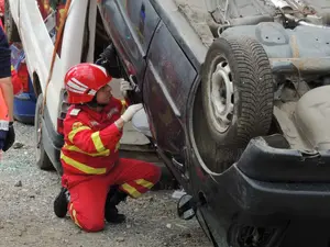 Accident grav cu 18 victime, inclusiv 10 copii, după ce cinci autoturisme s-au ciocnit pe DJ 224 - Foto: Facebook/ SMURD - Caracter ilustrativ