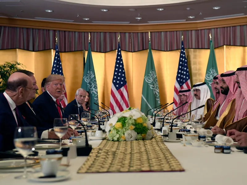 Trump, la o întâlnire cu prințul moștenitor al Arabiei Saudite, în cadrul summit-ului G20 de la Osaka, în iunie 2019/foto: Profimedia Images