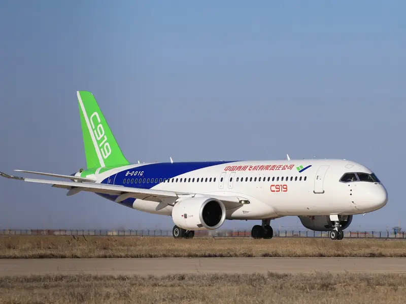 Primul avion de linie de concepţie 100% chineză, C919, a realizat zborul său comercial inaugural - Foto: Profimedia Images