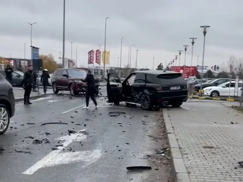 Accident incredibil în parcarea Mall Baneasa. / Foto: captură video