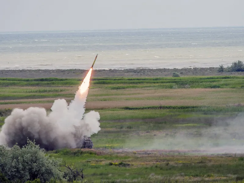 VIDEO Soldații ruși și blindate stăteau la iarbă verde când au fost loviți de un HIMARS al SUA - Foto: Profimedia Images (Imagine cu rol ilustrativ)