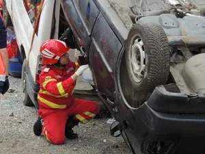 Accident grav cu 18 victime, inclusiv 10 copii, după ce cinci autoturisme s-au ciocnit pe DJ 224 - Foto: Facebook/ SMURD - Caracter ilustrativ