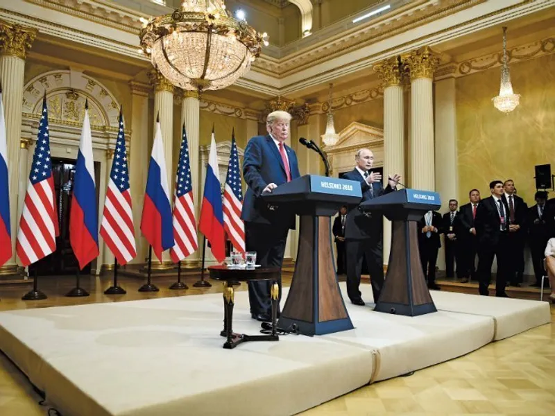 Trump cu Putin la conferinţa lor comună de presă de la Helsinki, din luna iulie, când preşedintele american a creditat negările liderului rus de imixtiune în alegeri