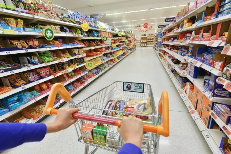 Supermarket versus Piaţă. Unde este mai avantajos să ne facem cumpărăturile - FOTO: ziaruldeiasi.ro