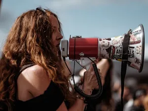 Părinții protestează, nemulțumiți de menținerea școlilor deschise și la incidența de șase la mie/FOTO: Unsplash