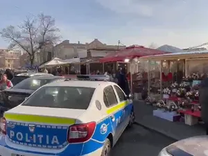 Percheziții la Piața de Flori din București FOTO: captură video amator