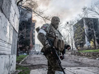 Un soldat rus a ucis o ucraineană, prizonieră de război și i-a aruncat cadavrul în aer. „O iubeam” - Foto: Profimedia Images (Imaguine cu rol ilustrativ)