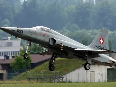 Un avion militar s-a prăbușit în Elveția. Foto: Sudostschweitz.com