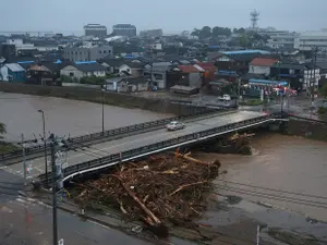 Un om a murit și șase sunt dispăruți în Japonia, în urma inundațiilor și alunecărilor de teren - Foto: Profimedia Images