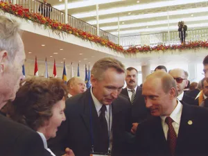 Regele MIhai și Regina Ana s-au întâlnit cu Vladimir Putin, la Moscova, în 2005. FOTO: Facebook