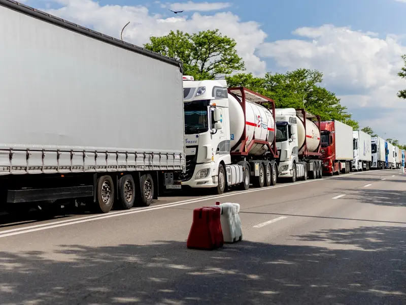 Coadă de TIR-uri la vamă, imagine cu caracter ilustrativ - Foto: INQUAM Photos/ Casian Mitu