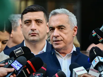 George Simion, preș la picioarele lui Călin Georgescu: Așteptăm ordinul și calea pe care s-o urmăm - Foto: Profimedia images