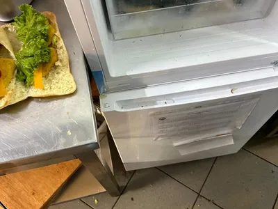 Ce au găsit inspectorii sanitari înainte de 1 Mai în restaurante, cofetării, pensiuni? Mizerie - Foto: Facebook/Autoritatea Nationala Sanitara Veterinara si pentru Siguranta Alimentelor - Imagine cu rol ilustrativ