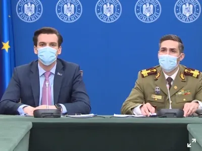 Șefii CNCAV, Andrei Baciu, secretar de stat în MS și medicul Valeriu Gheorghiță. Sursă: Captură video Facebook