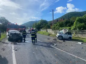 Un șofer băut, drogat și cu permisul anulat a provocat un accident rutier. Un copil de 15 ani, rănit - Foto: News.ro