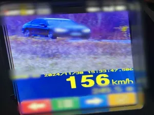 Un șofer din Timiș a fost prins de polițiști cu o viteză de 156 km/h. Ce amendă a primit Foto: Politia Romana