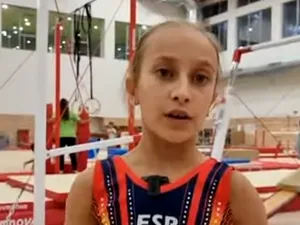 O româncă de 8 ani, campioană a Spaniei la gimnastică artistică. „Vreau să fiu ca Nadia” - Foto: captură video