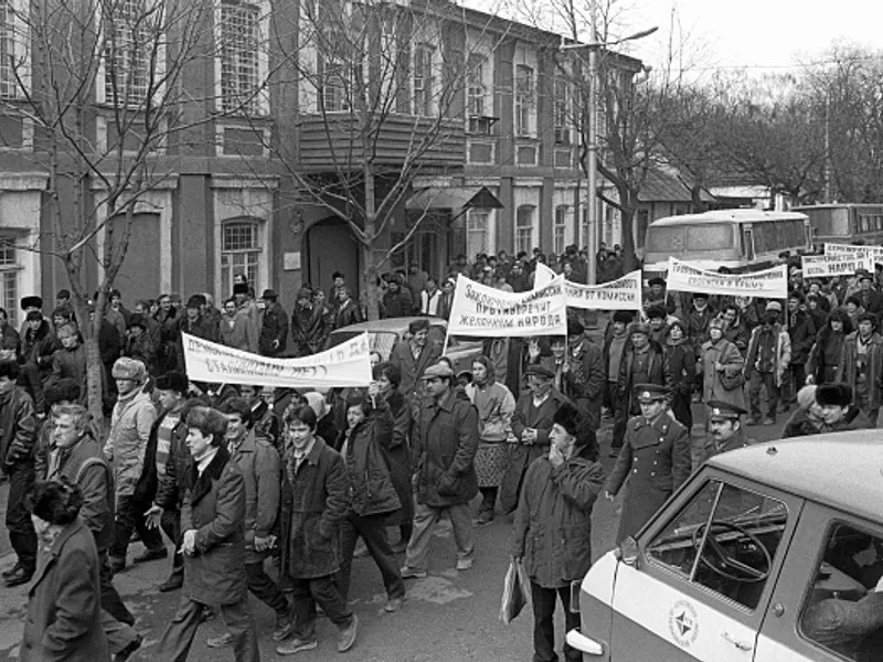 Protestul tătarilor din Crimeea la Krasnodar, în 1988. Foto Getty Images