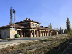 Gara București Progresul a împlinit 63 de ani. Află de ce stă închisă pentru călători de 18 ani - Foto: Facebook/CFR- Istorie și cotidian