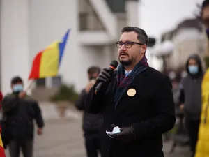 Dan tanasă, Deputatul AUR, care a sărit la bătaie în Parlament, întreținut de nevastă / FB