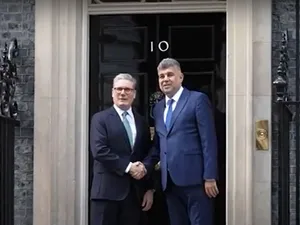 VIDEO Întâlnirea premierului Marcel Ciolacu cu omologul său britanic, Keir Starmer - Foto: captură video YouTube/Newsweek România