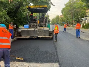 Stradă în reparație, imagine cu caracter ilustrative - Foto: Facebook/Nicușor Dan