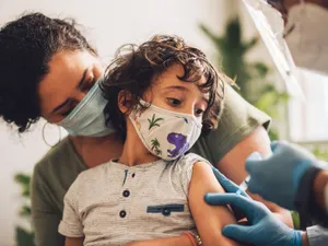 Vaccinarea copiilor mai mici de 11 ani va începe pe 26 ianuarie / John Hopkins