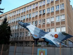 Elev al Liceului Militar din Alba Iulia, mort după ce a căzut de la etajul 4 Foto: Adevarul.ro - rol ilustrativ