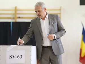 Dragnea a votat la aceeași secție cu Traian Băsescu. Foto Inquam Photos/George Călin