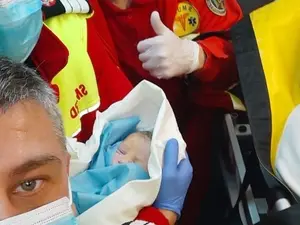 O femeie a născut un copil în ambulanță, altul la spital / FOTO ISU Dobrogea