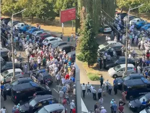 Cine sunt pensionarii care au ieșit să protesteze? Susțin că le-a scăzut pensia cu 2.000 de lei - Foto: Freepik.com (rol ilustrativ)