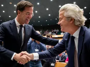 Premierul olandez Mark Rutte (stânga), amenințat cu moartea. FOTO: Facebook