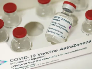 Au fost activate în platforma de programare noile cabinete pentru imunizarea cu vaccinul AstraZeneca/FOTO: Getty