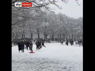 Bătaia cu zăpadă din Leeds/FOTO: SkyNews (captură video)