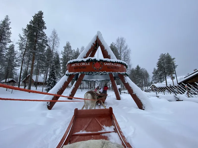 Safari cu sania trasă de reni. /  Foto: Newsweek România