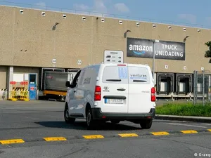 Se întâmplă și în Germania: Şeful unui subcontractor Amazon a dispărut cu salariile angajaților